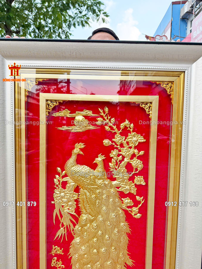 Bề mặt tranh công mai được mạ vàng 24K mang đến sự cao cấp nhất